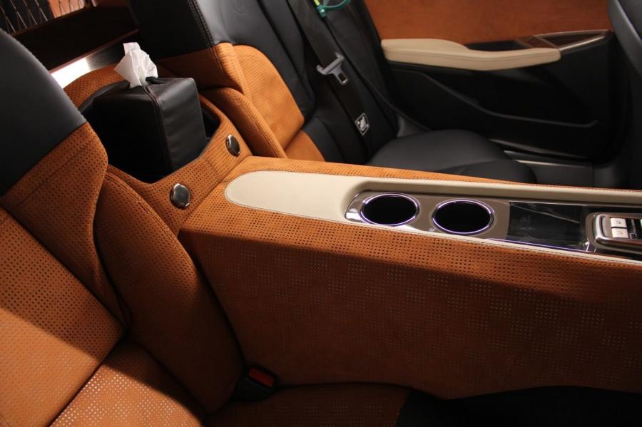 Детали интерьера Fisker Karma Surf Shooting Brake 2011 года  (фото 23 из 60)